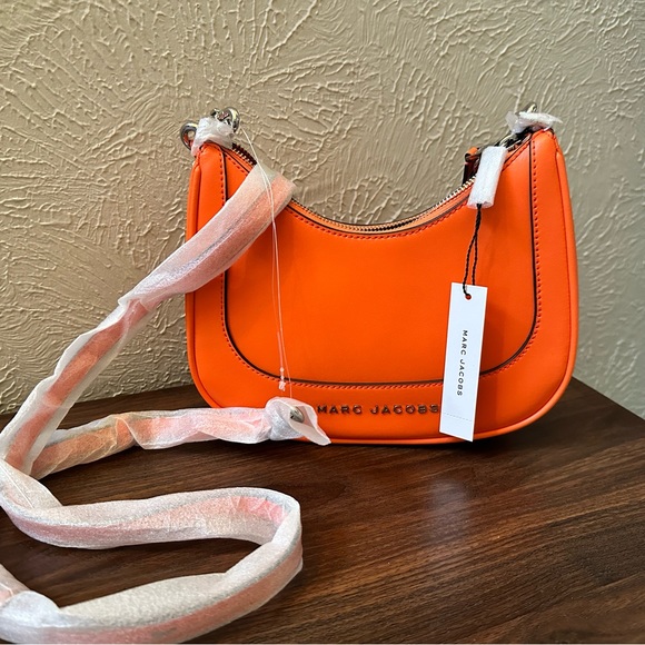 Marc Jacobs Handbags - NWT Marc Jacobs Small Leather Hobo Bag in Dragon Fire